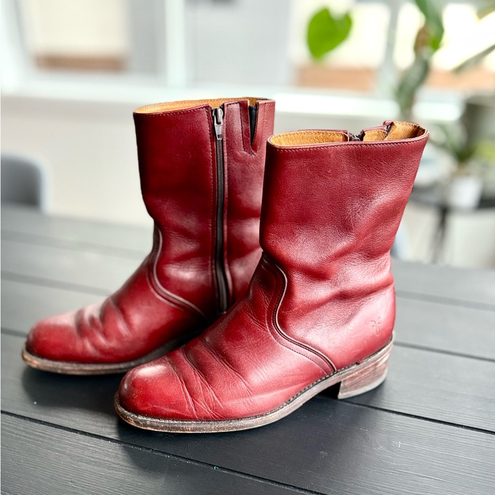 Men’s Frye 9 1/2D Burgundy Boots
